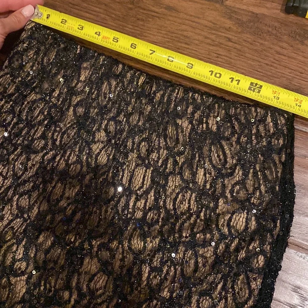 Criss Cross black lace skirt with tan lining classy dressy cocktail size Small​